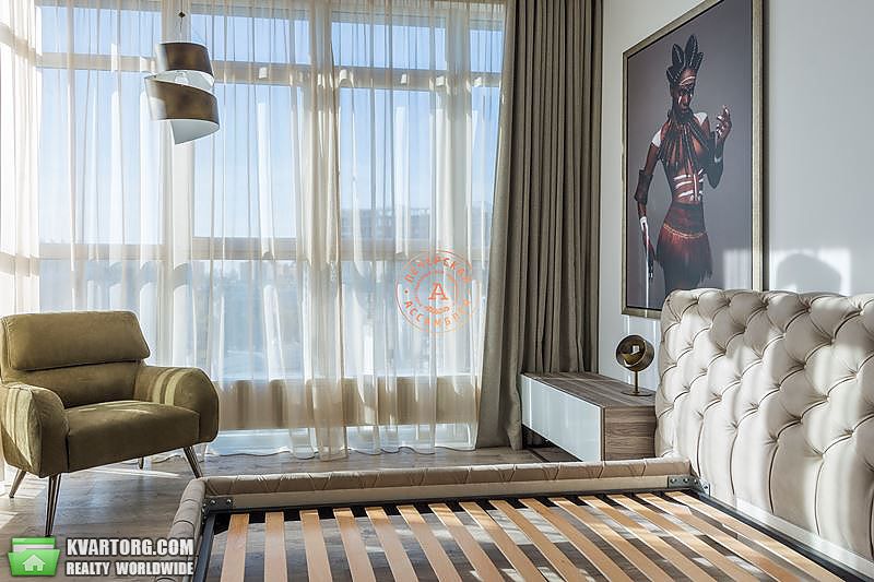 Sell 4-room apartment. Киев,  Драгомирова — photo 2