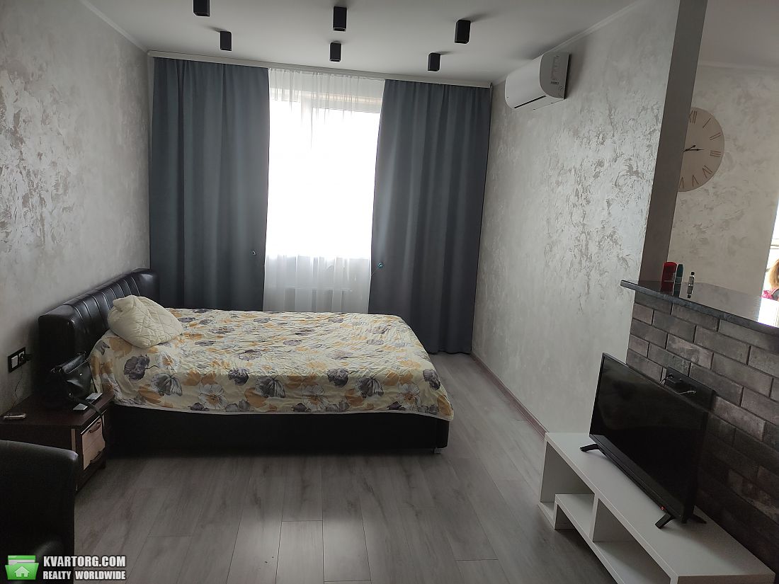 Rent out 1-room apartment. Киев,  Кольцова бул — photo 1