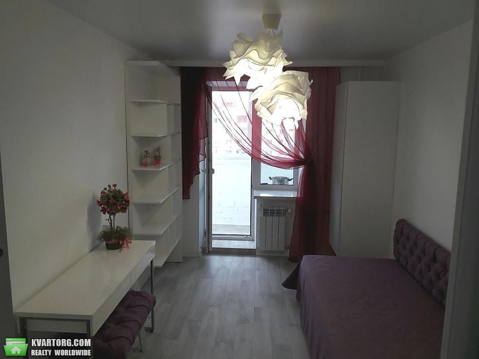 Rent out 3-room apartment. Киев,  Княжий Затон — photo 5