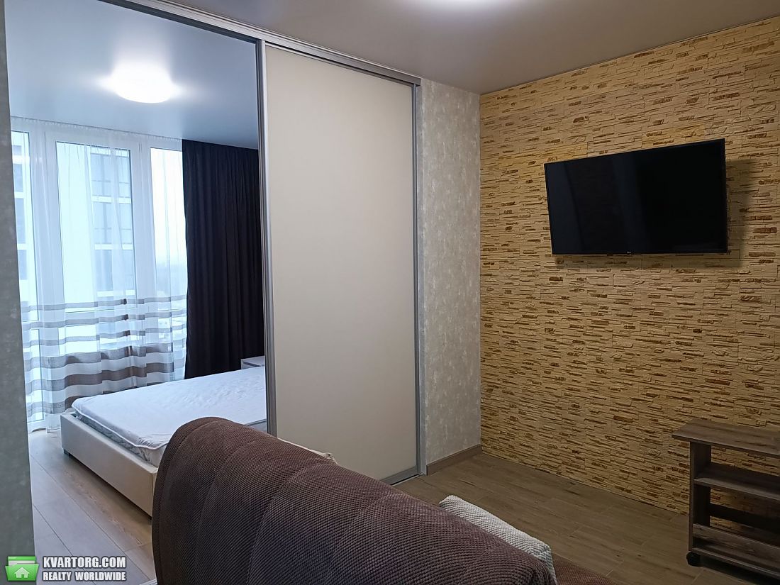 Rent out 1-room apartment. Киевская обл., хрустальная — photo 3
