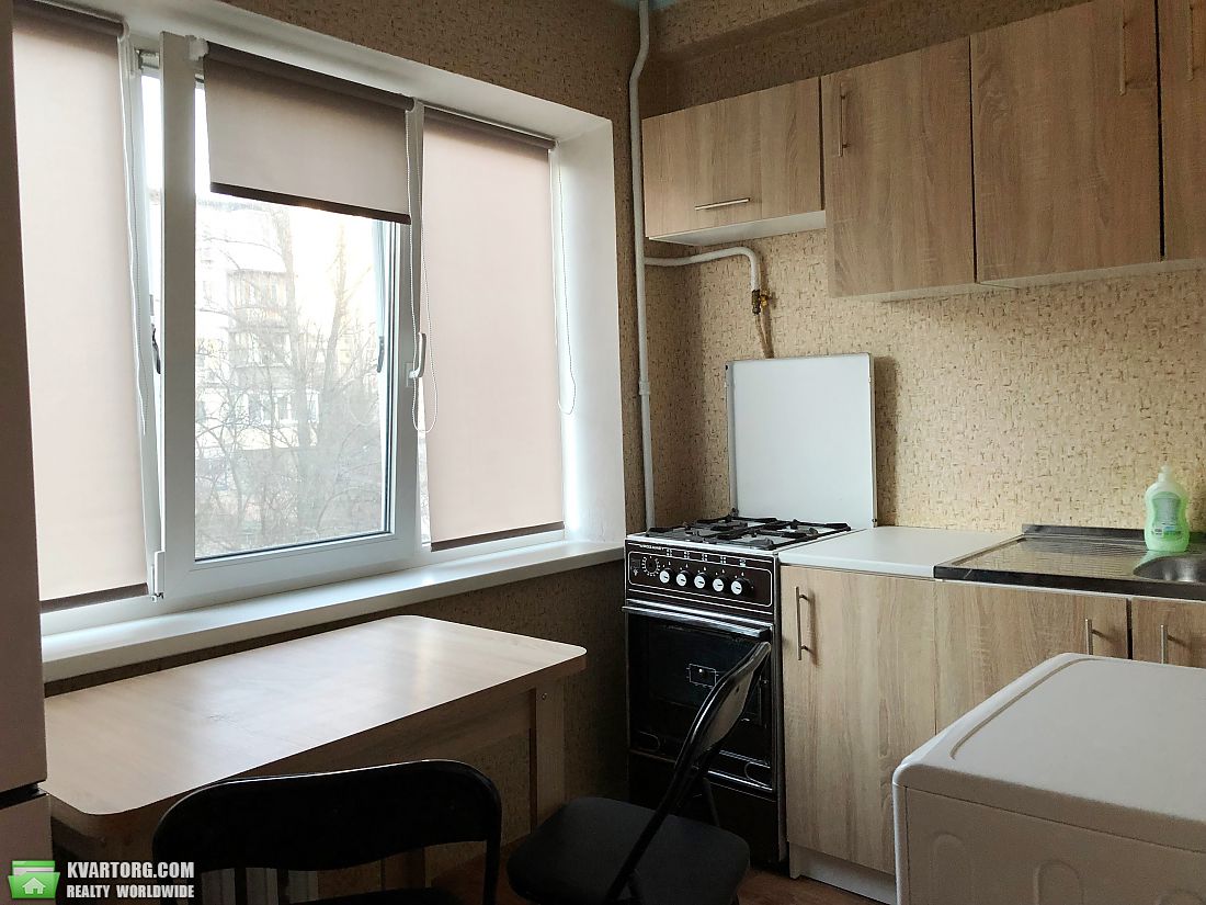 Rent out 2-room apartment. Киев,  Дарницкий бул — photo 8