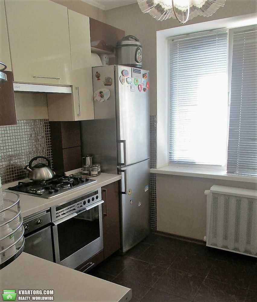 Rent out 3-room apartment. Днепропетровск, Красный камень — photo 1