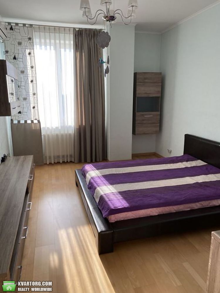 Rent out 2-room apartment. Киев,  Днепровская наб — photo 2