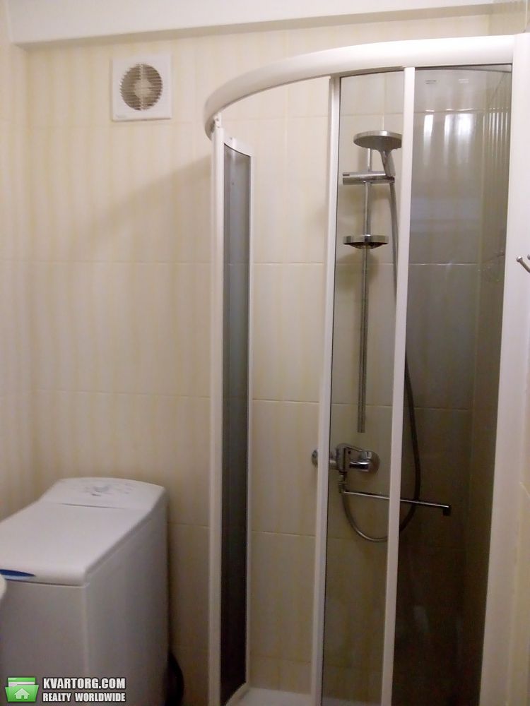 Rent out 1-room apartment. Киев, Энтузиастов — photo 2