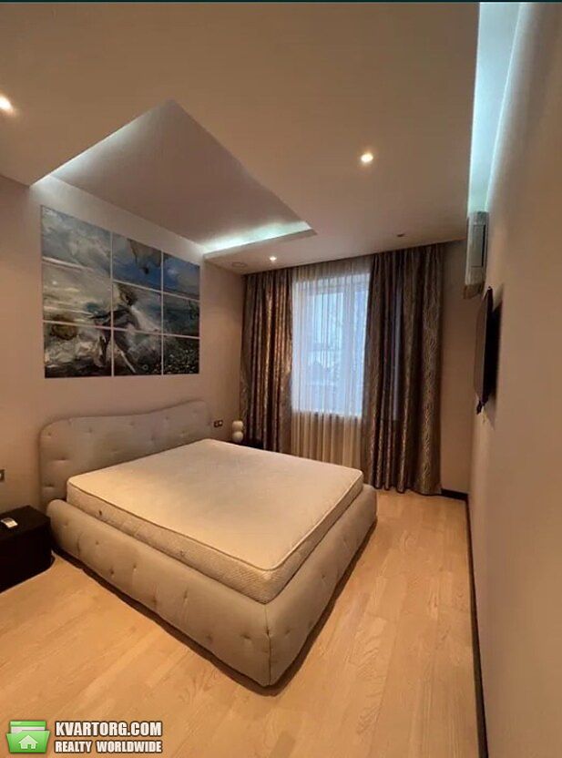 Rent out 2-room apartment. Киев, Джона Маккейна — photo 1