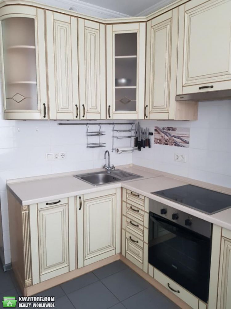 Rent out 2-room apartment. Киев,  Петрицкого — photo 1