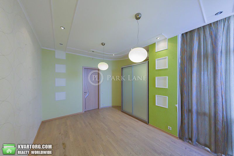 Rent out 4-room apartment. Киев,  Щорса — photo 7