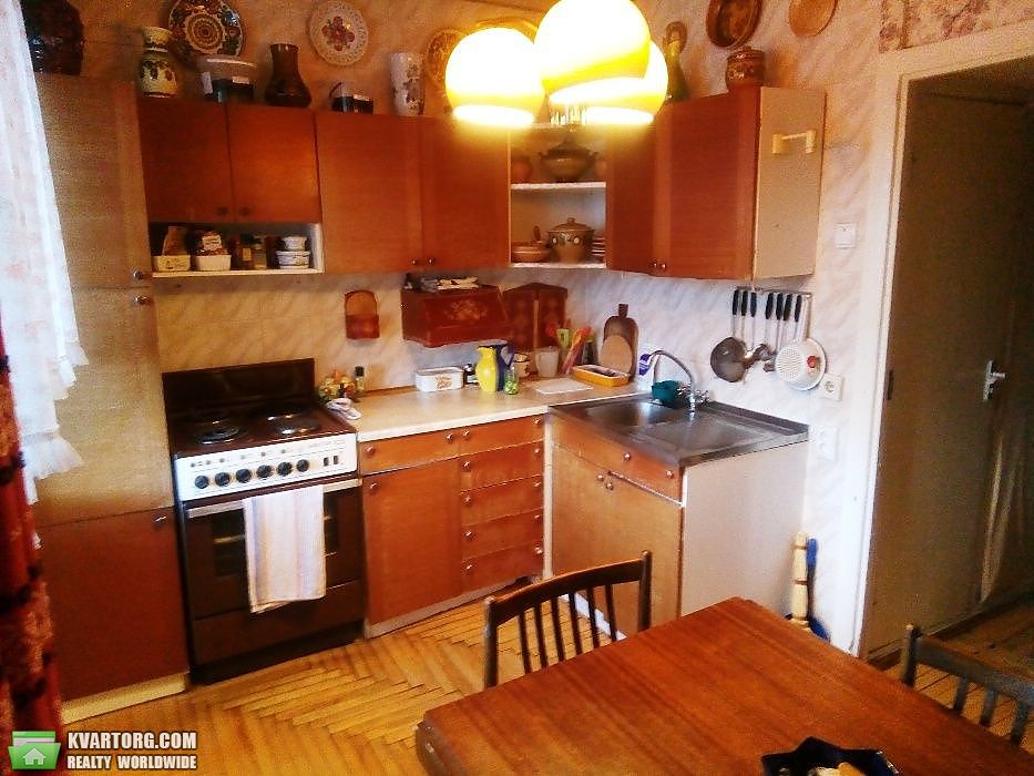 Sell 2-room apartment. Киев,  Салютная — photo 1