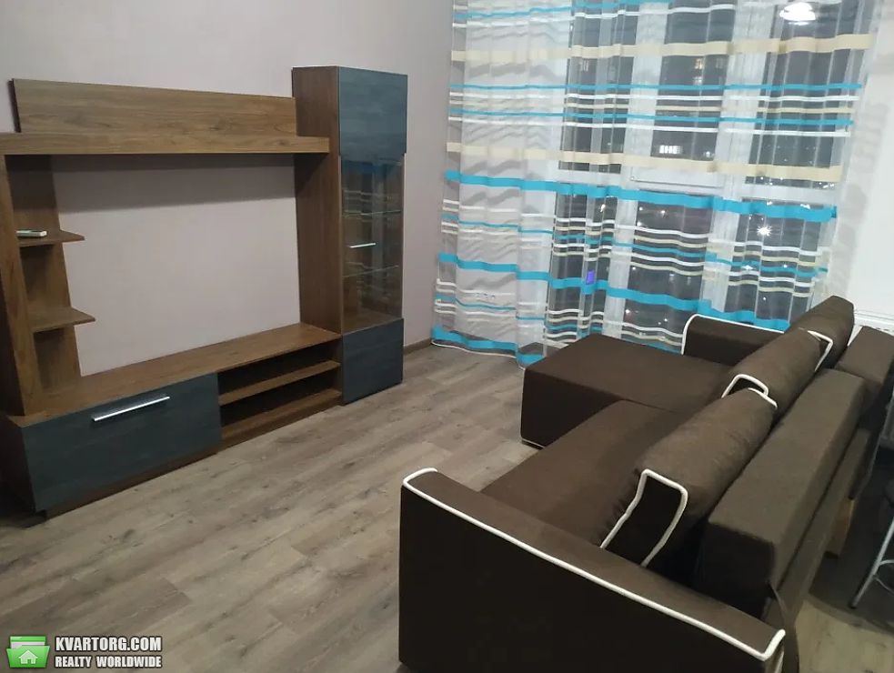 Rent out 1-room apartment. Киев, Семьи Кульженков ул. — photo 4