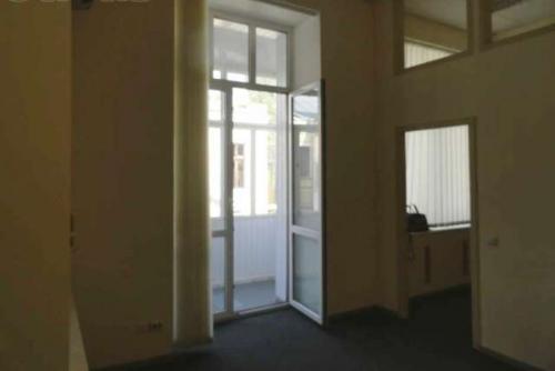 Rent out office. Киев, Лютеранская — photo 1