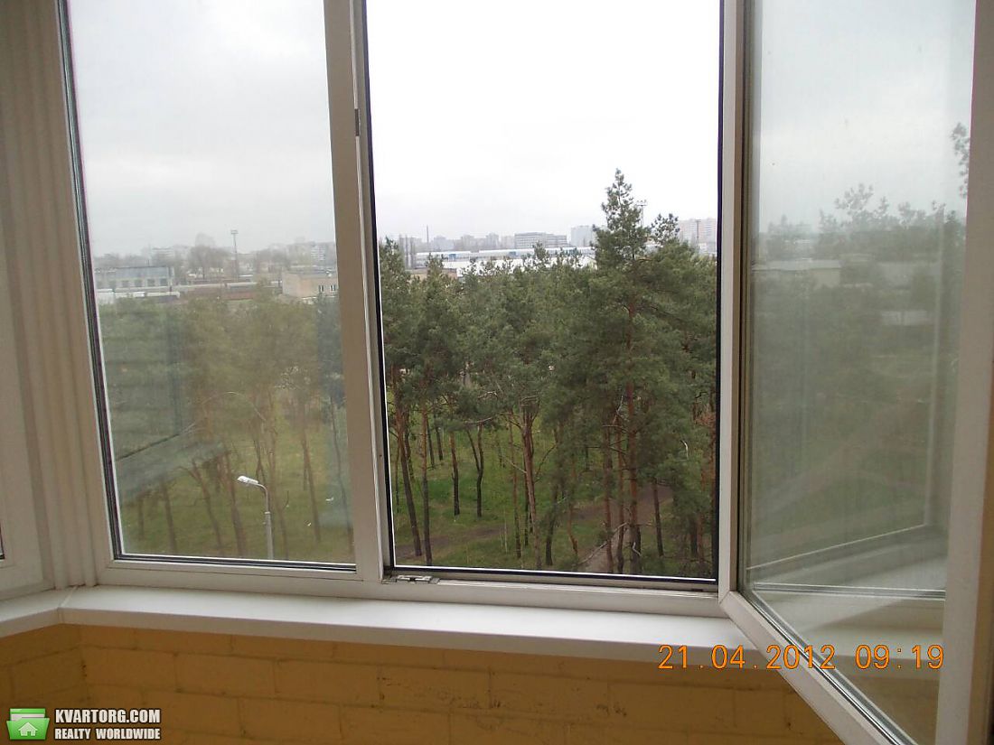 Rent out 2-room apartment. Киев,  Алма-Атинская — photo 3