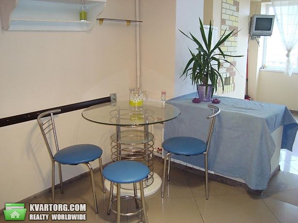 Rent out 3-room apartment. Киев,  Межигорская — photo 5