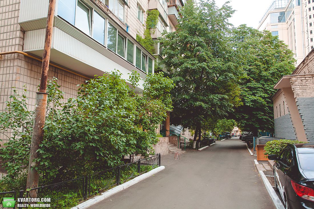 Rent out 2-room apartment. Киев,  Кловский спуск — photo 10