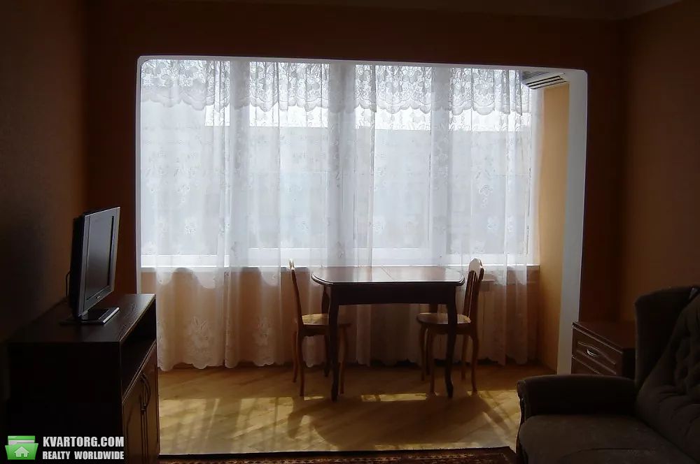 Rent out 1-room apartment. Киев, Ентузіастів — photo 1