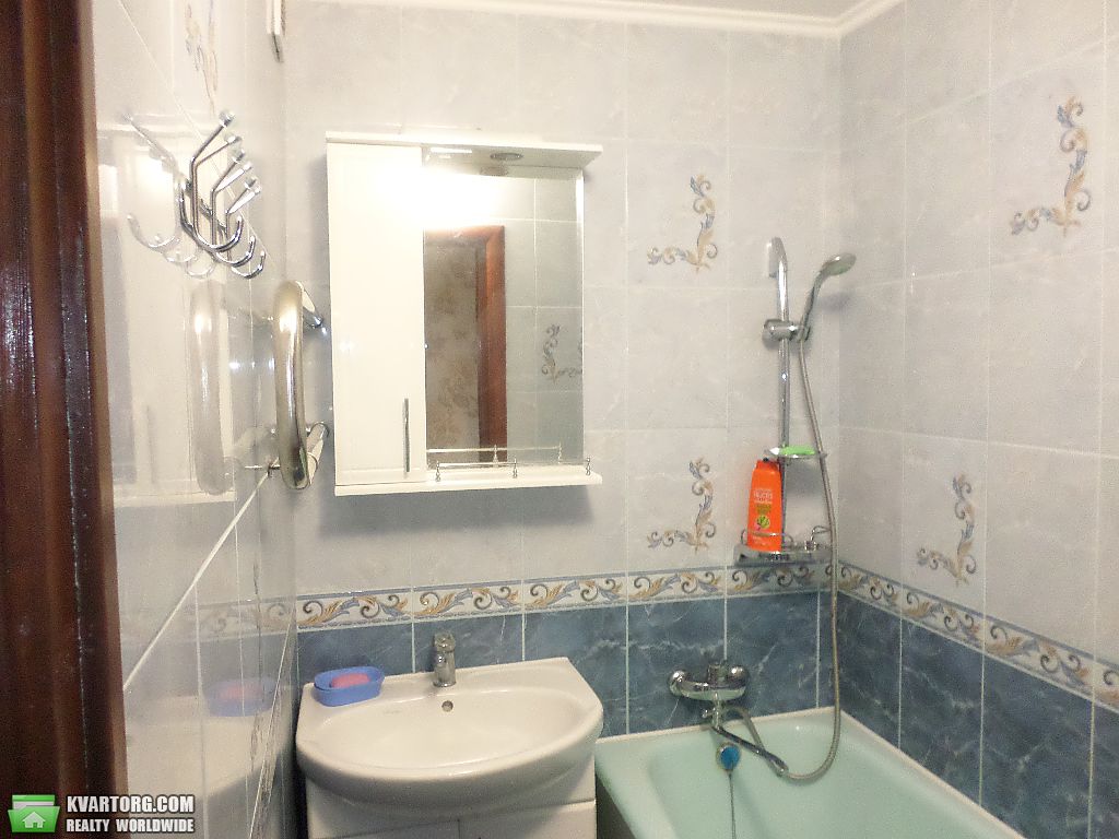 Sell 3-room apartment. Киев,  Орловская — photo 10