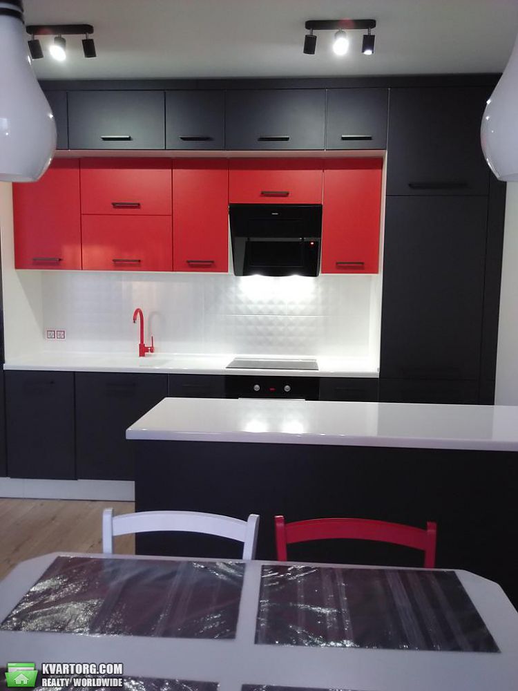 Rent out 1-room apartment. Киев,  Мельникова — photo 1