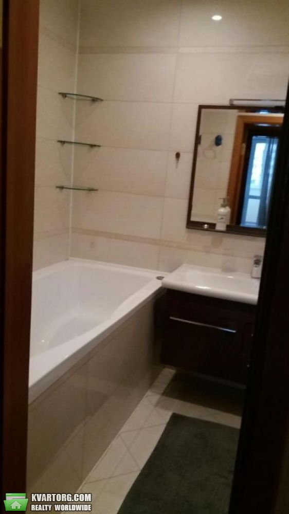 Rent out 3-room apartment. Киев,  Минина — photo 8
