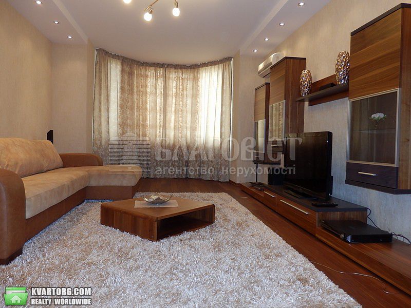 Rent out 3-room apartment. Киев,  Анны Ахматовой — photo 1