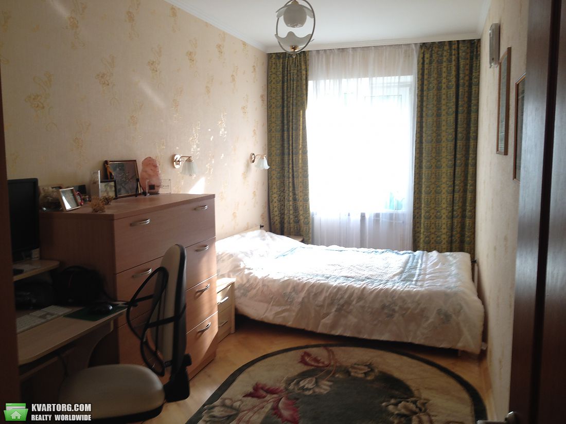 Sell 3-room apartment. Киев,  Дегтяревская — photo 4