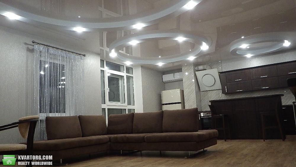 Sell 2-room apartment. Киев,  Дегтяревская — photo 1