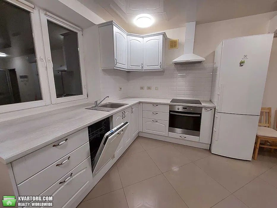 Rent out 1-room apartment. Киев,  Коллекторная — photo 1