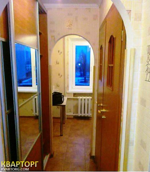 Rent out 1-room apartment. Киев,  Калининградская — photo 4