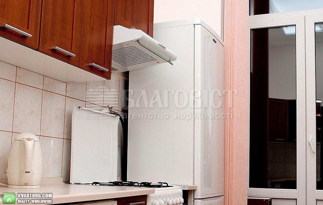 Rent out 2-room apartment. Киев,  Большая Житомирская — photo 8
