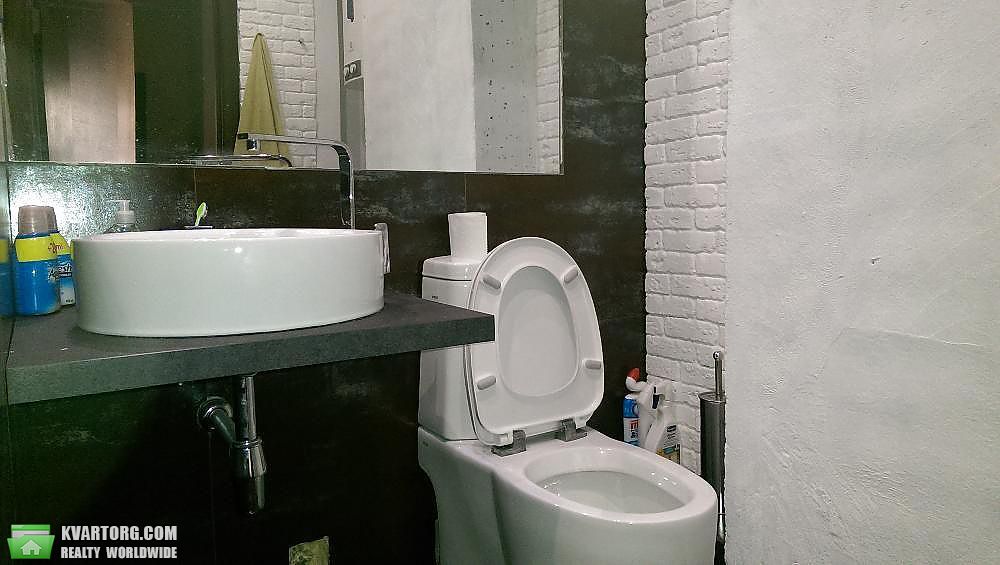 Rent out 1-room apartment. Киев,  Жилянская — photo 4