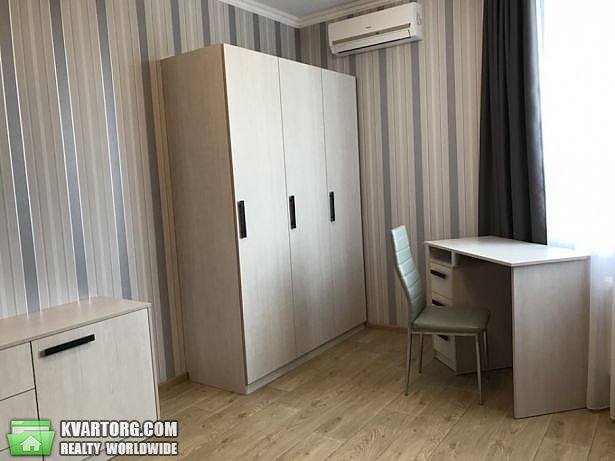 Rent out 3-room apartment. Киев,  Рижская — photo 2