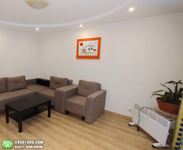Rent out 2-room apartment. Киев, Шелковичная — photo 3