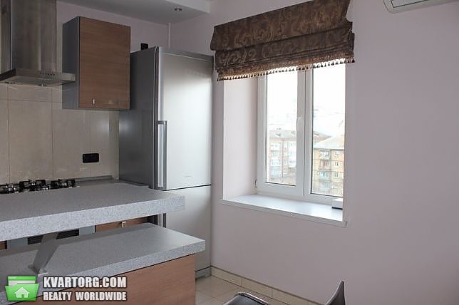 Rent out 3-room apartment. Киев,  Юрковская — photo 3