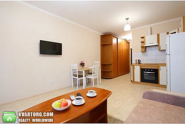Rent out 1-room apartment. Киев,  Львовская — photo 1