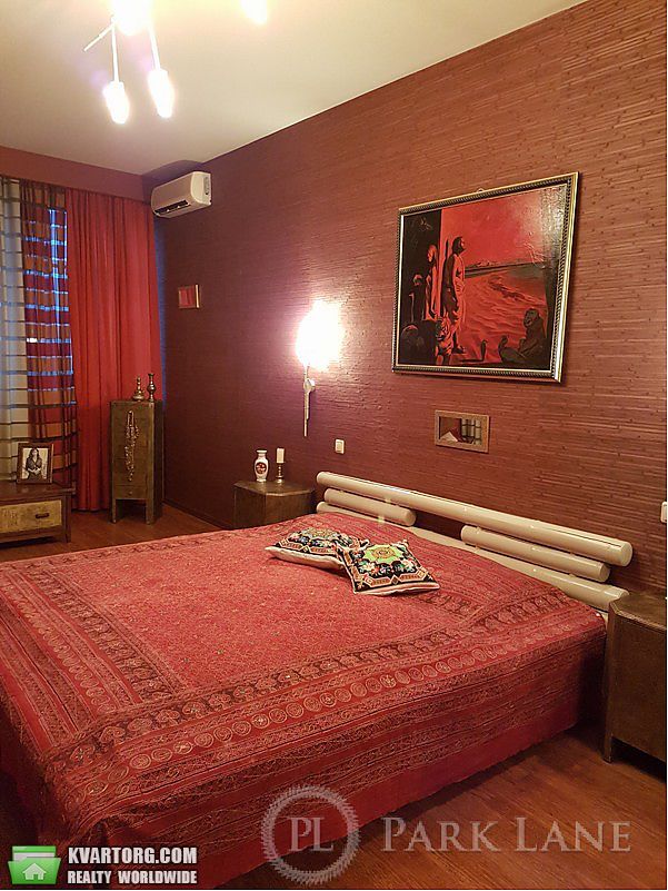 Sell 4-room apartment. Киев,  Богдана Хмельницкого — photo 4
