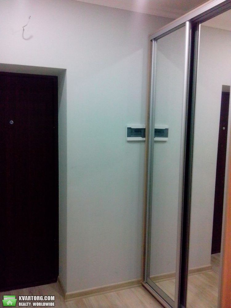 Rent out 1-room apartment. Киев,  Жмеринская — photo 10
