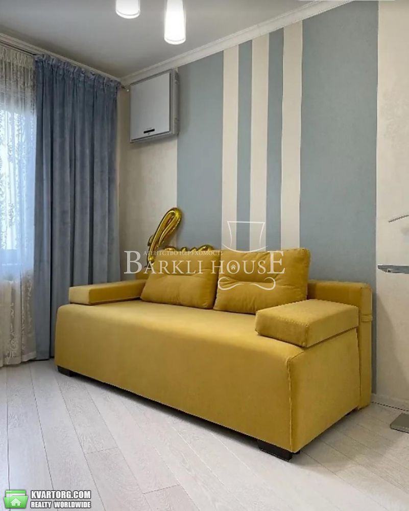 Rent out 3-room apartment. Киев,  Урловская — photo 5