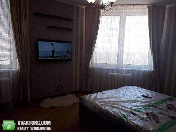 Rent out 2-room apartment. Киев,  Пчелки — photo 2