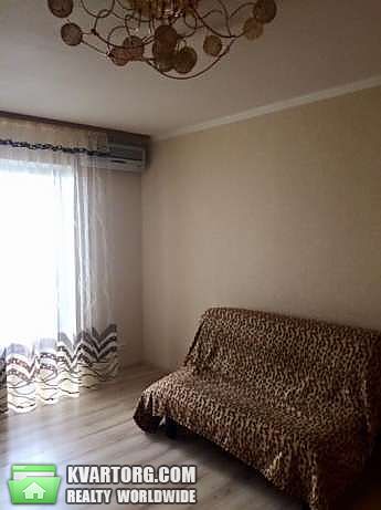 Rent out 2-room apartment. Киев,  Ревуцкого — photo 2