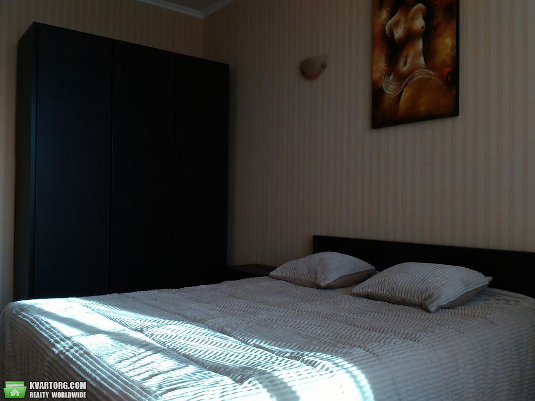 Rent out 2-room apartment. Киев,  Жилянская — photo 4