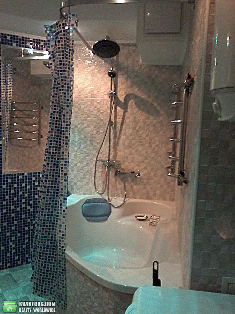 Rent out 2-room apartment. Киев,  Вышгородская — photo 8