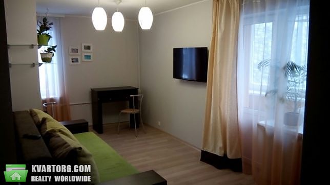 Rent out 2-room apartment. Киев,  Кустанайская — photo 1