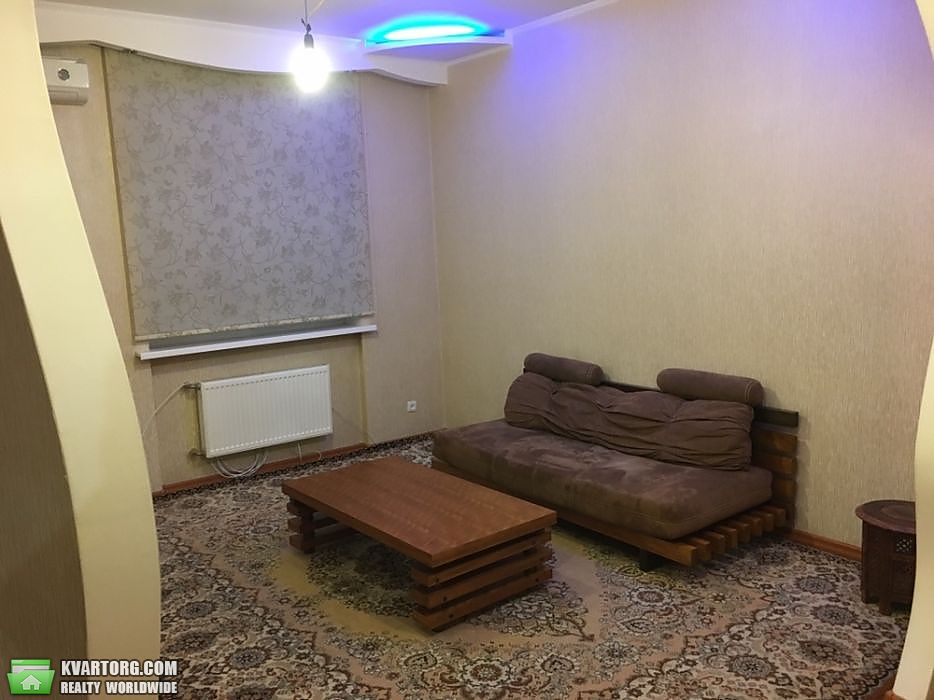 Sell 3-room apartment. Киев,  Петровского — photo 2