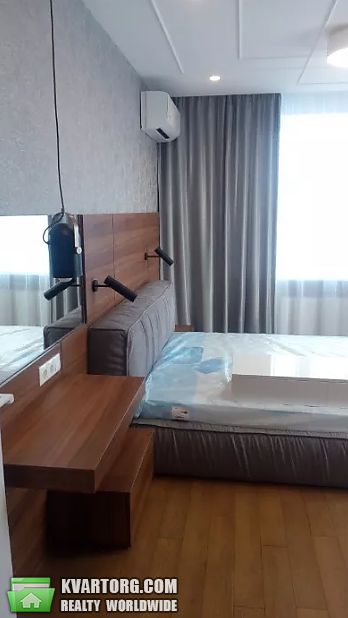 Rent out 2-room apartment. Киев,  Герцена — photo 4