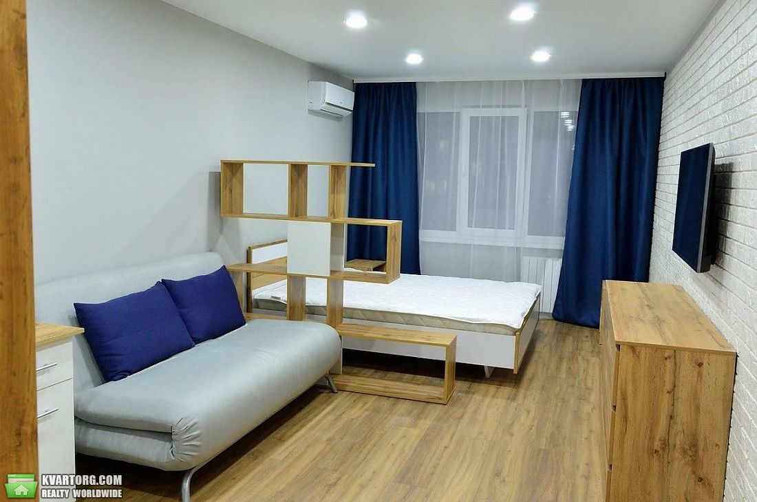 Rent out 1-room apartment. Киев,  Голосеевский пр — photo 1