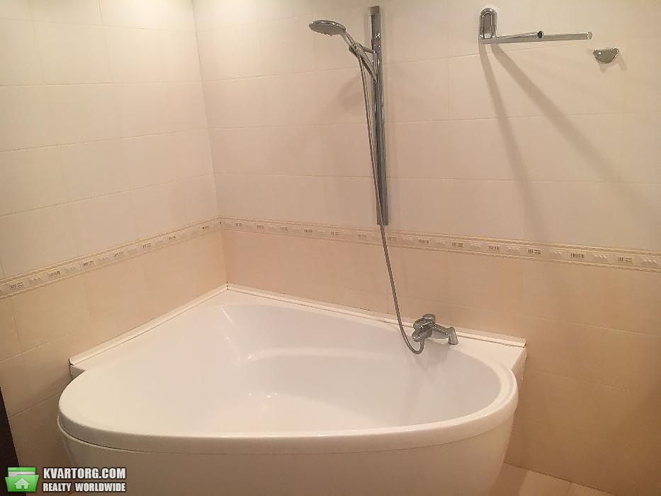Rent out 2-room apartment. Киев,  Жилянская — photo 6