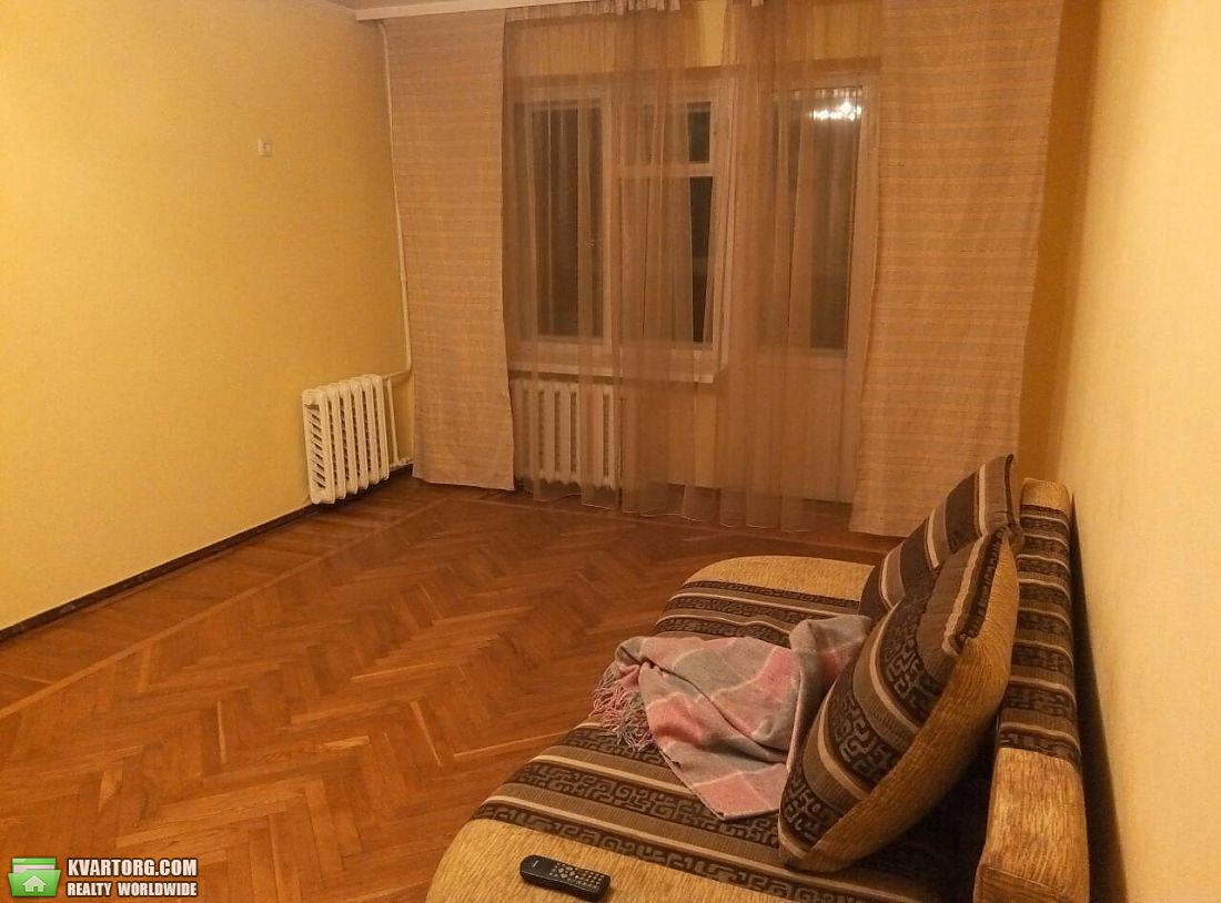 Sell 4-room apartment. Днепропетровск, Поля пр. — photo 1