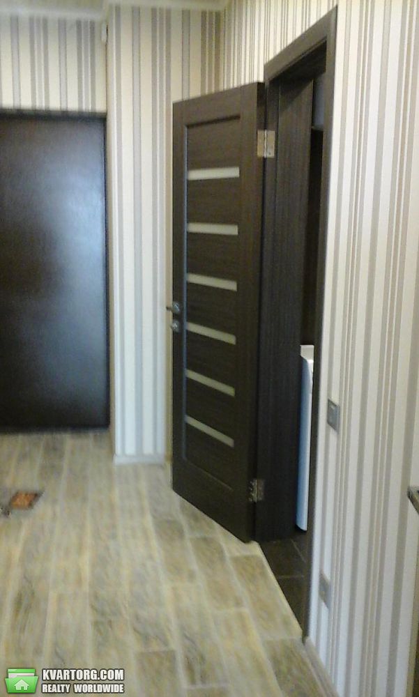 Rent out 1-room apartment. Киев,  Соборности — photo 9