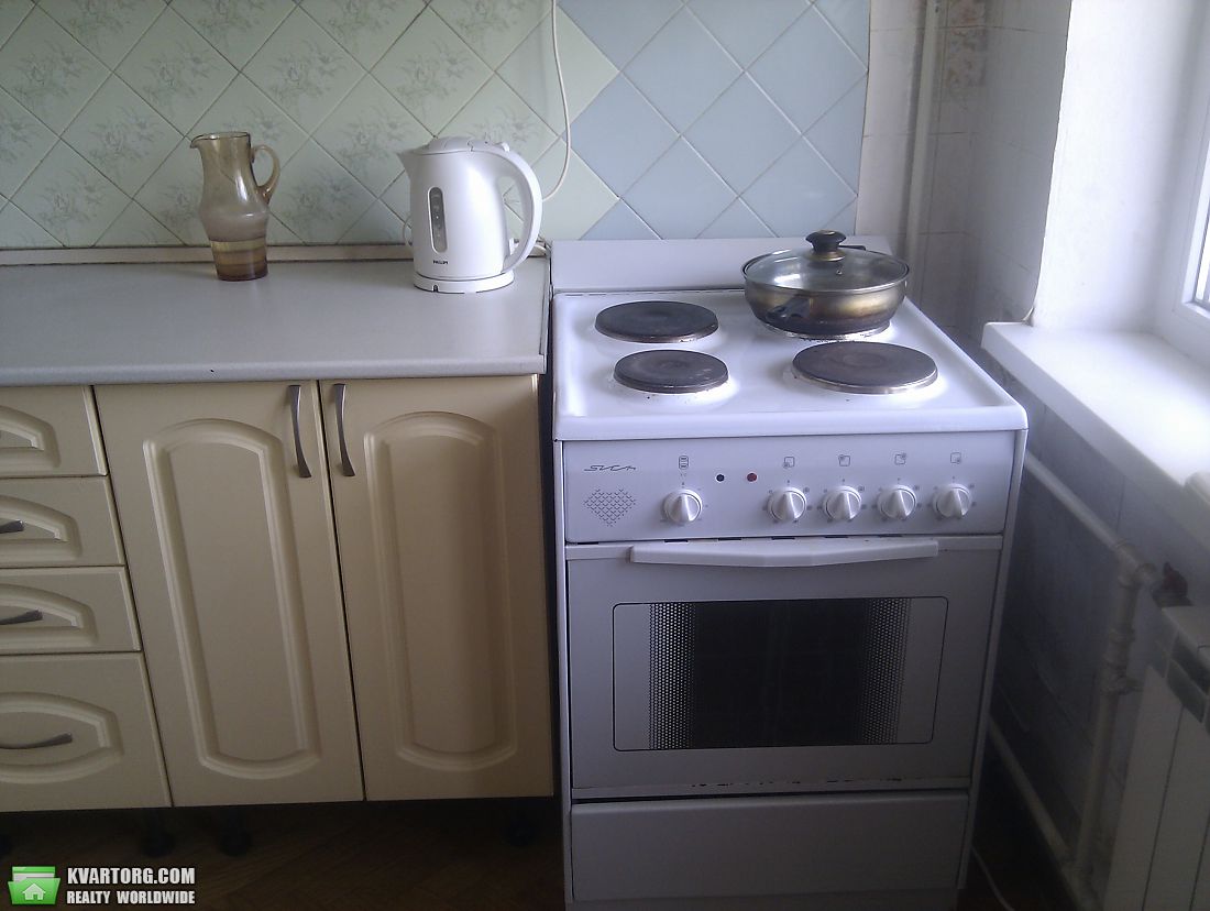Rent out 3-room apartment. Киев,  Симиренко — photo 10