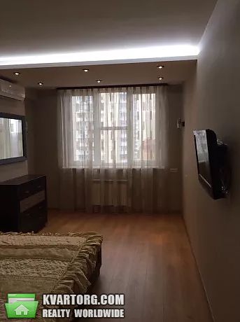 Rent out 3-room apartment. Киев, ернста — photo 8