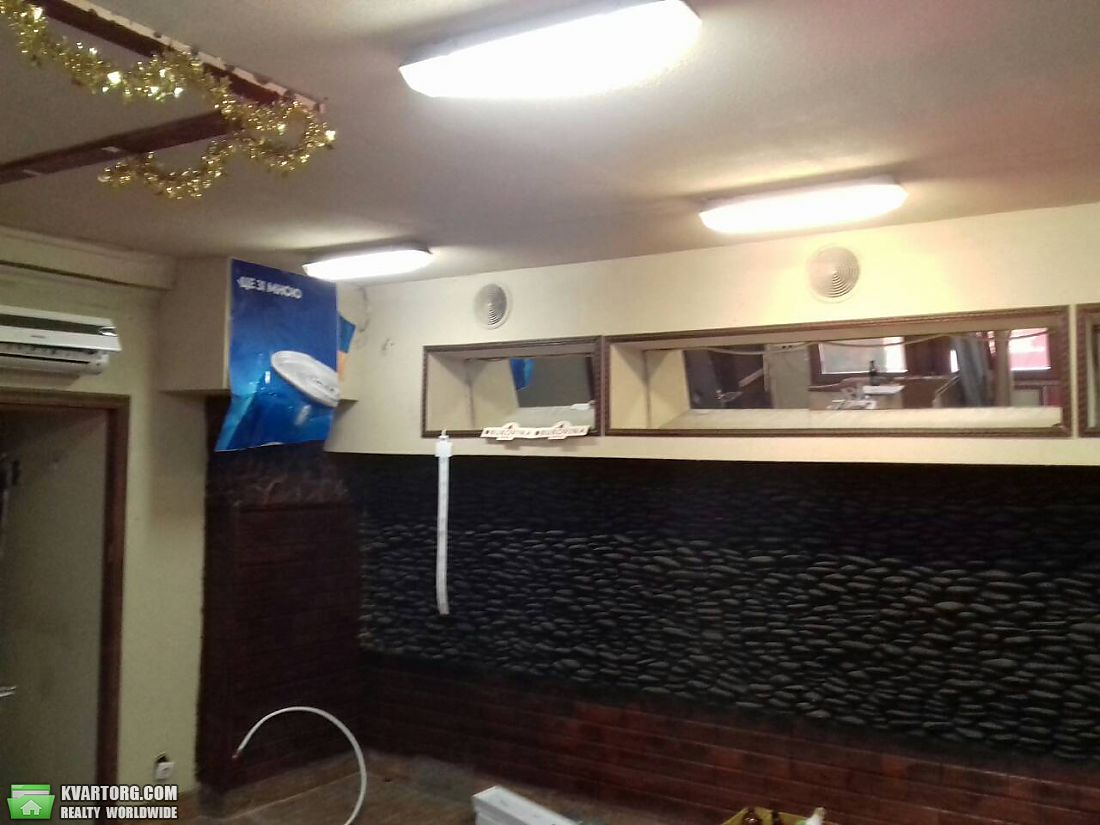 Rent out shop. Киев,  Сагайдачного — photo 1