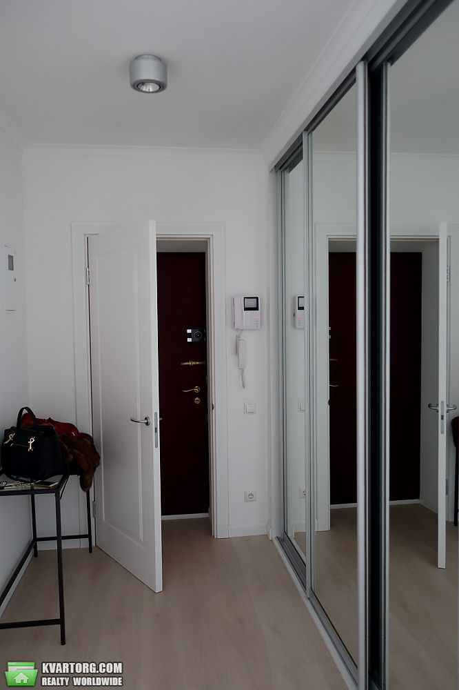 Rent out 3-room apartment. Киев,  Суворова — photo 10